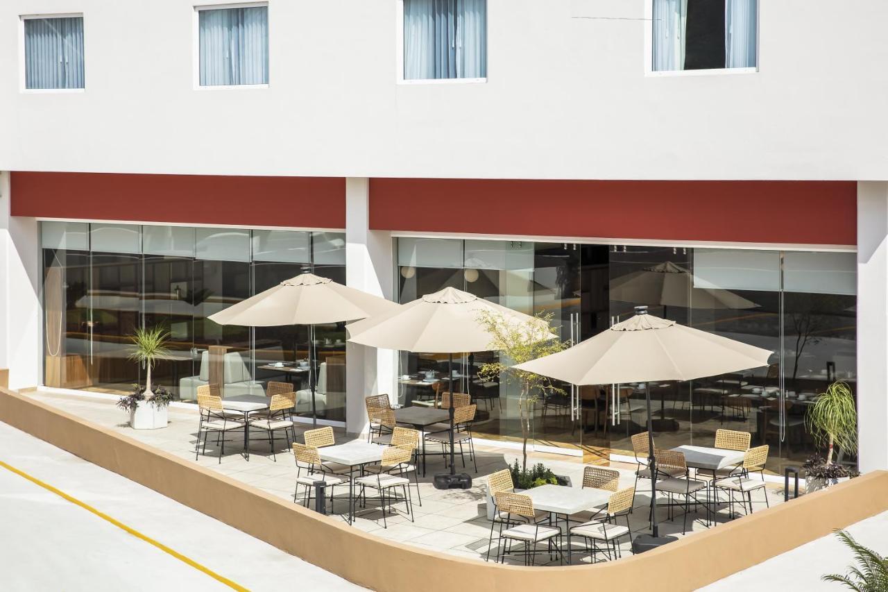 Fiesta Inn Guadalajara Periferico Poniente سابوبان المظهر الخارجي الصورة