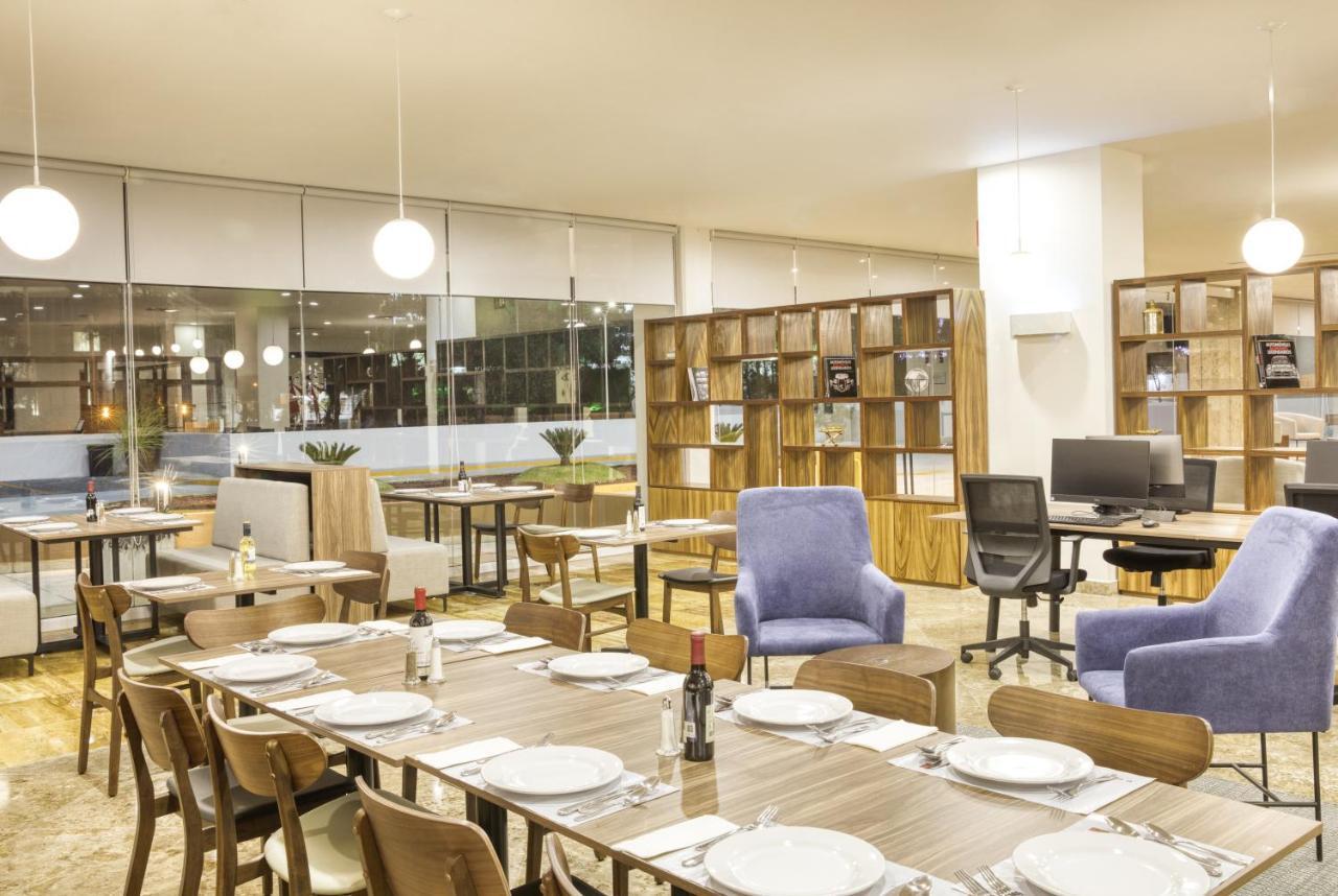 Fiesta Inn Guadalajara Periferico Poniente سابوبان المظهر الخارجي الصورة