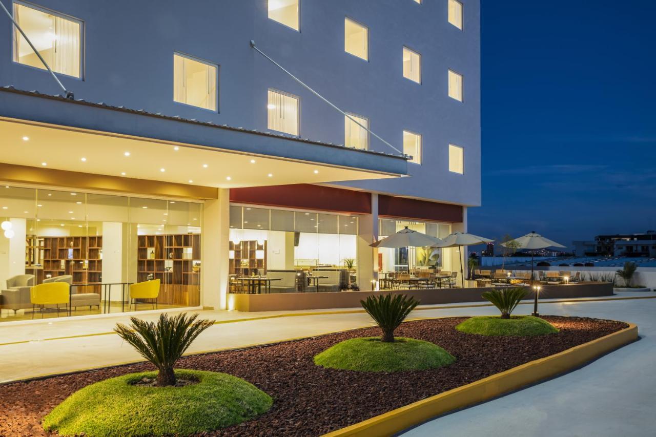 Fiesta Inn Guadalajara Periferico Poniente سابوبان المظهر الخارجي الصورة
